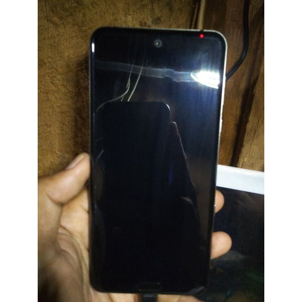 sharp aquos R3 6/128gb