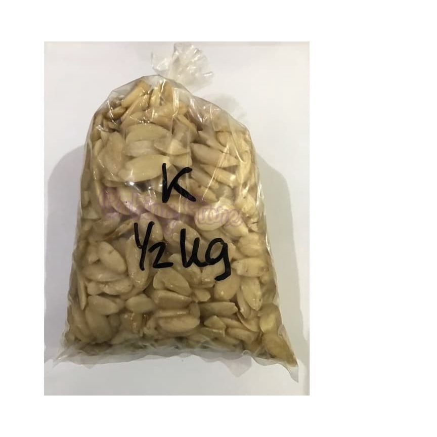 

Kenari - Kacang Kenari Utuh Rep 1Kg !!