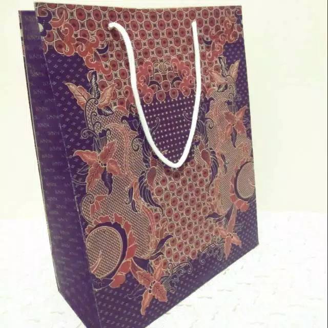 

Tas kertas/ paper bag (26 x 10 x 33) 0104