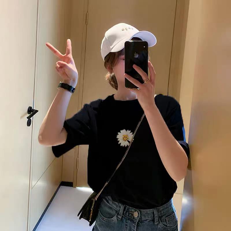 Oversize Tee Tshirt Model Longgar Utk Wanita Motif Bunga Kecil Smile