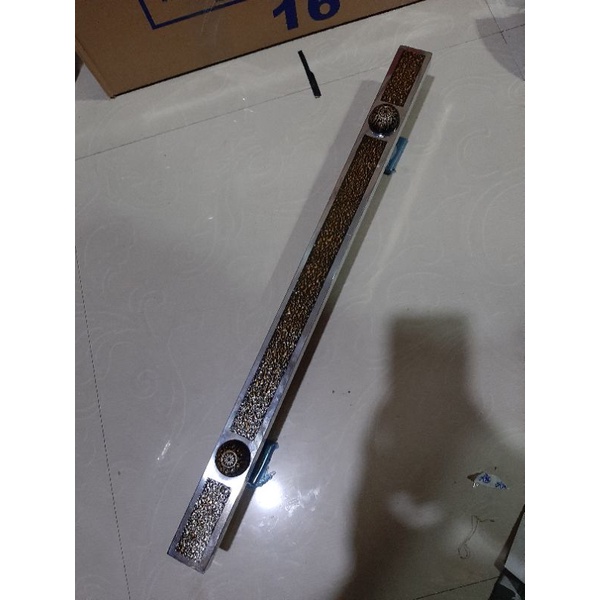 handle pintu rumah minimalis panjang 60 cm motif ukiran gold bahan stainless steel modern klasik