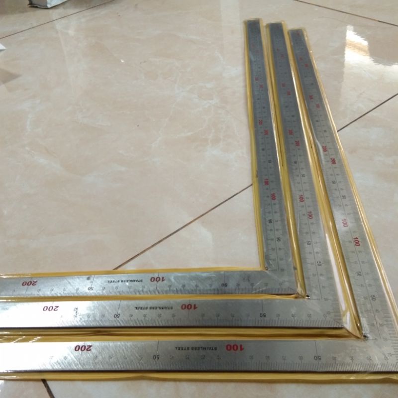 

Penggaris siku pasekon 250 mm x 500 mm Stainles steel