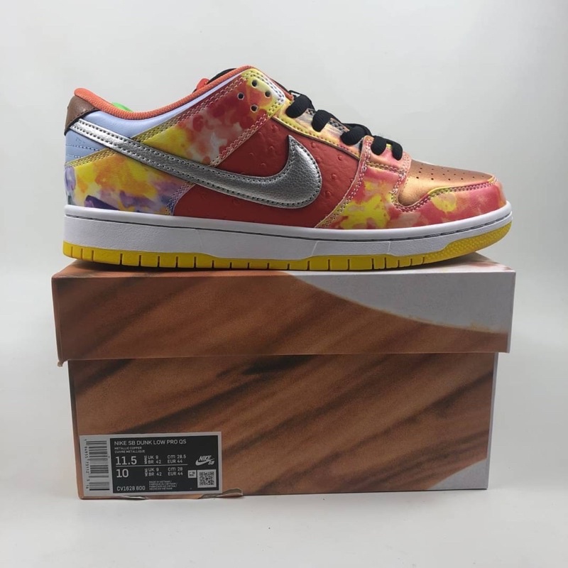 Nike SB Dunk Low Street Hawker 2021