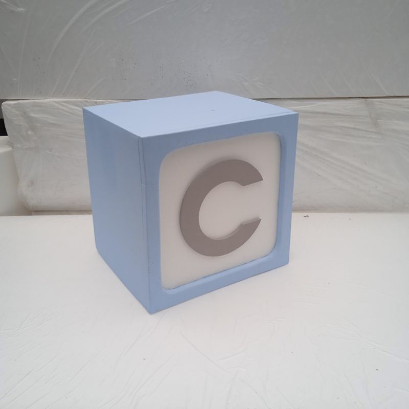 Meja Styrofoam Kotak / Box Inisial Nama / Dekorasi Ulang Tahun Anak