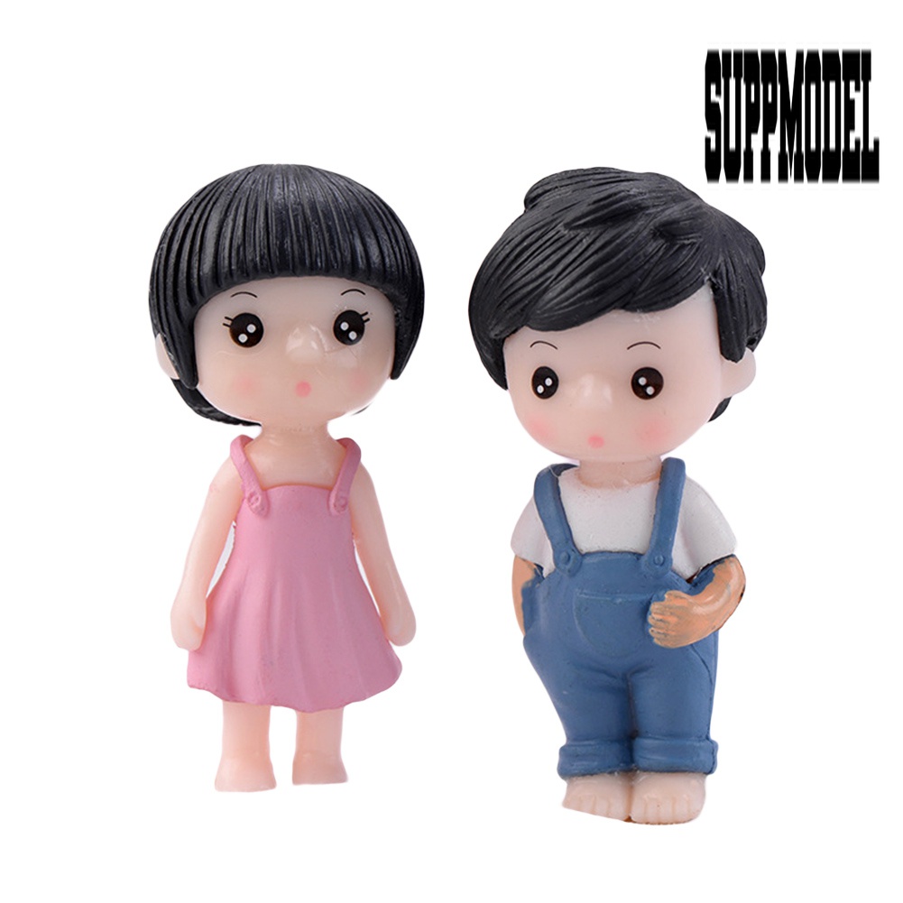 Suppmodel 2Pcs / Set Miniatur Figur Pasangan Anak Laki-Laki / Perempuan Bahan Resin Untuk Aksesoris Lansekap DIY