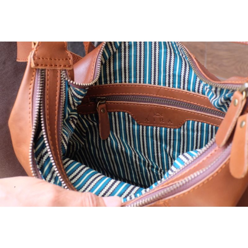 Tas Kulit Asli Wanita Woro Slingbag Simple Tas Selempang Kantor 2 Kantong Tab 10 Inch
