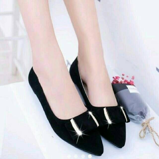 

Flatshoes Pita Tc Hitam