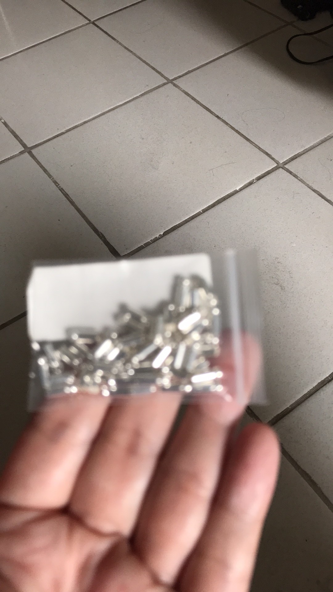 50 Pcs / Lot Penutup Ujung Tali Rumbai Bahan Kulit Ukuran 3 4 5 6 7 8 9 10mm Untuk Membuat Perhiasan