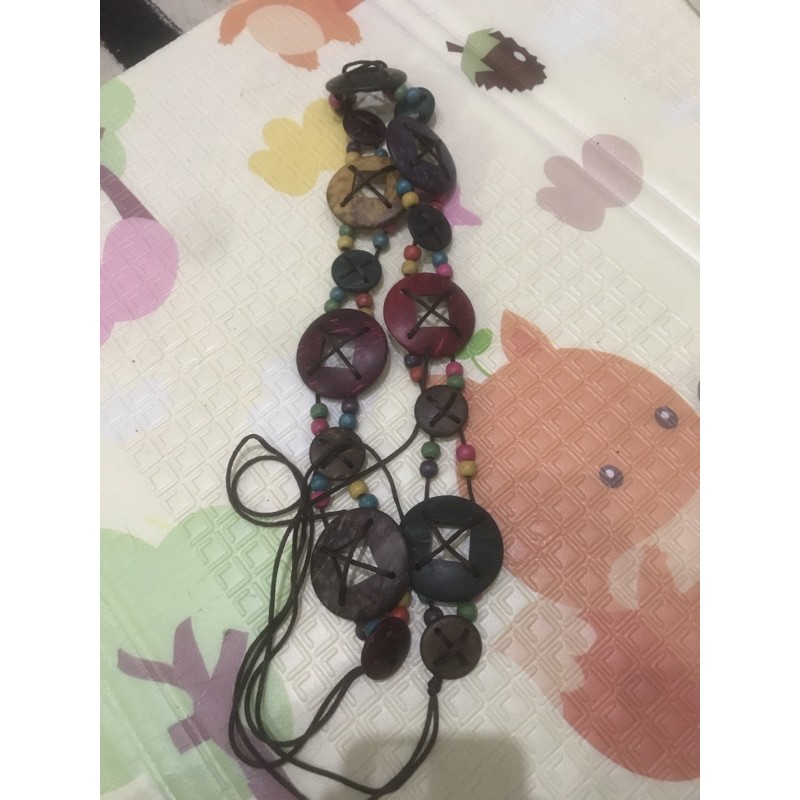 kalung kayu dayak