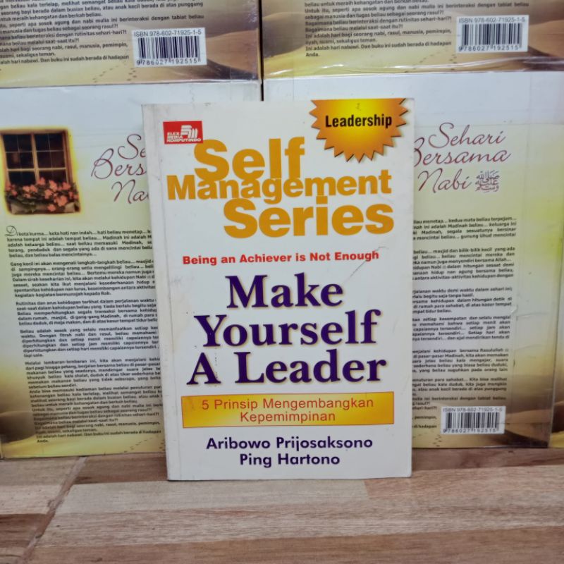 

BUKU ORIGINAL - SELF MANAGEMENT SERIES MAKE YOURSELF ABLEADER