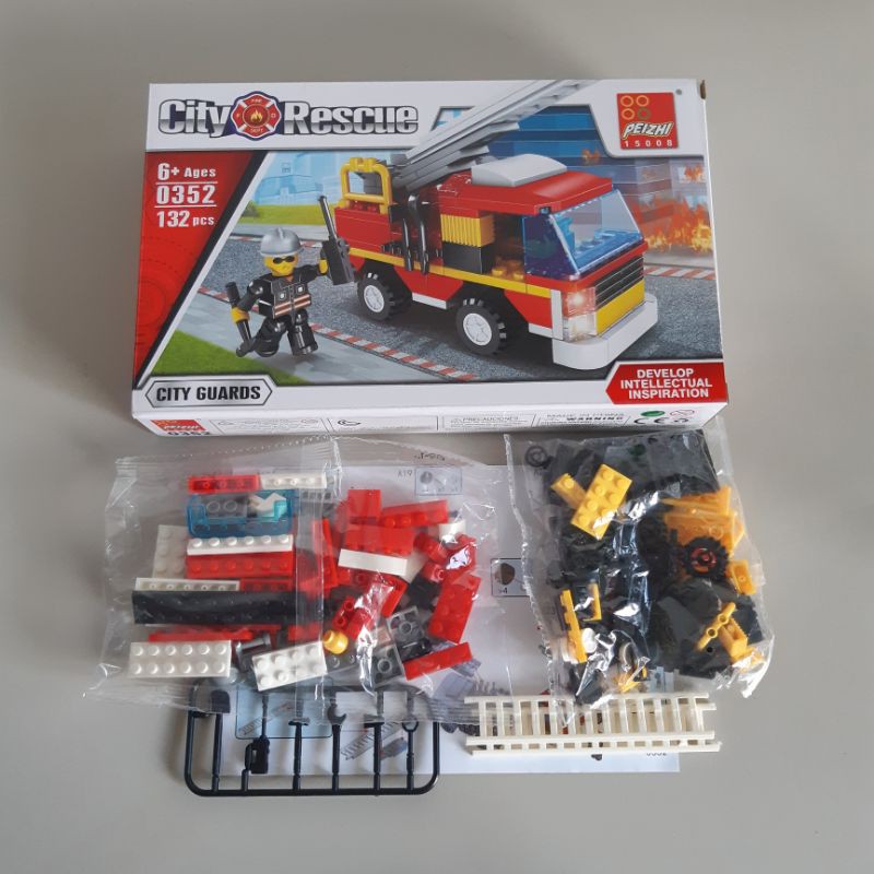 Block Fire Truck Rescue - Mobil Pemadam Kebakaran 132 pcs Brick Balok Susun