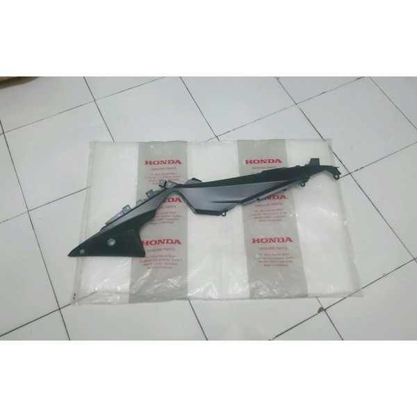 cover L side sambungan body samping kiri supra x 125 FI K41 hitam doff