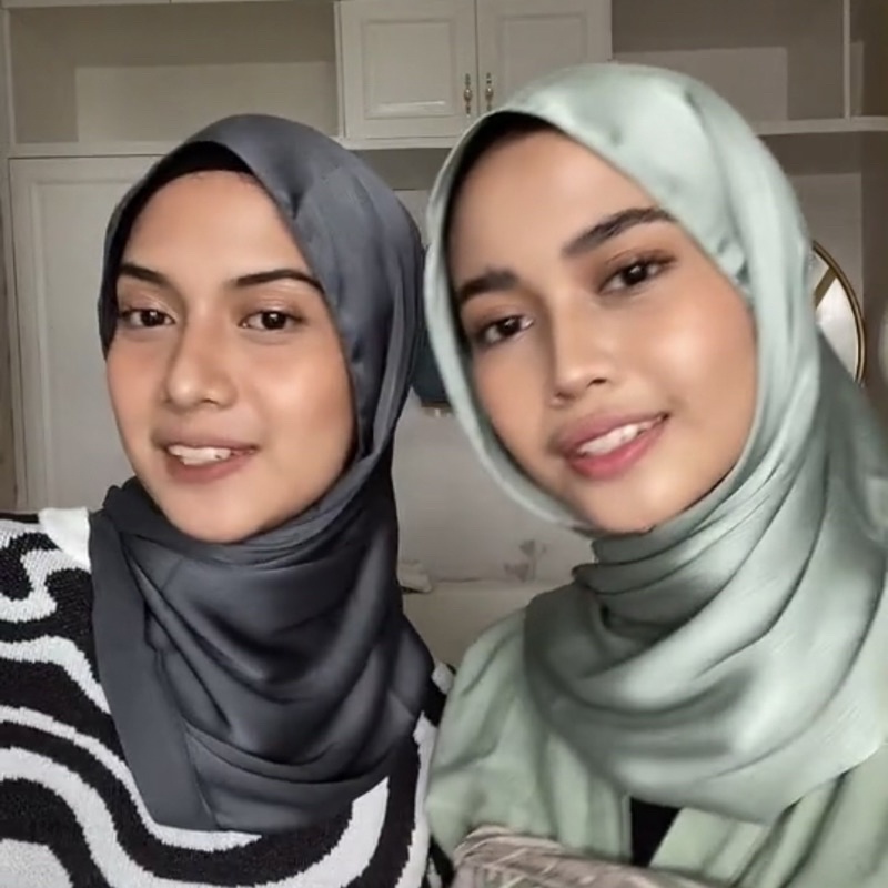 Pashmina Premium Satin Silk Malaysia Textured Crinkle (JAHIT TEPI KECIL SUPER RAPI)-Steel