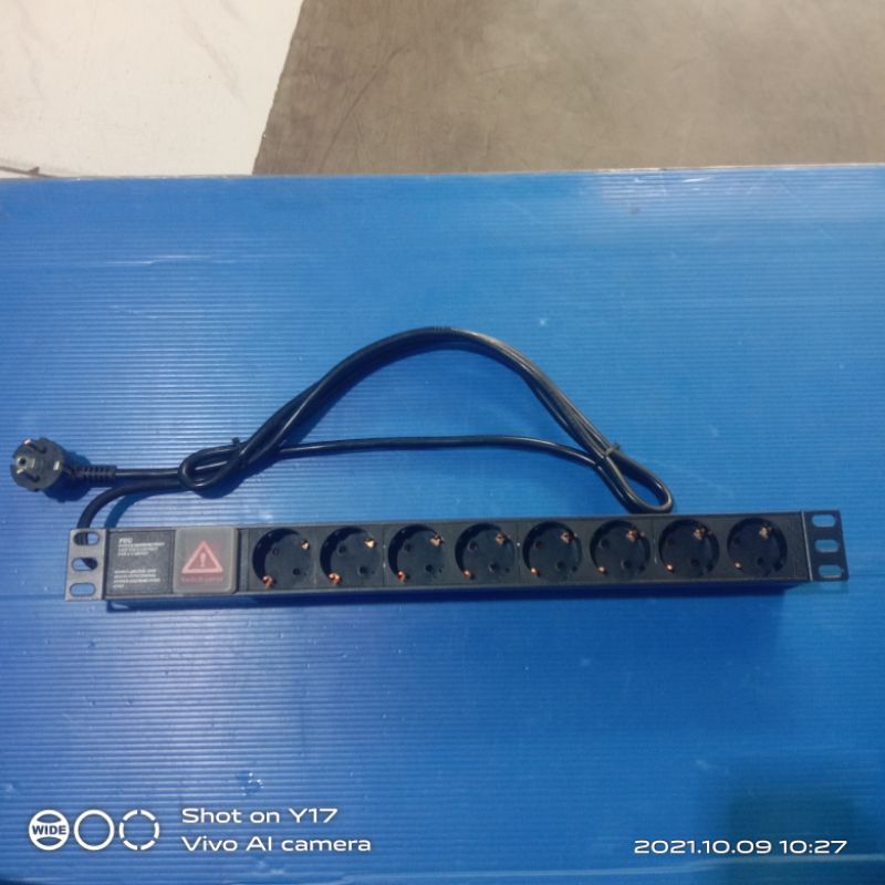 PDU 8 port/lubang