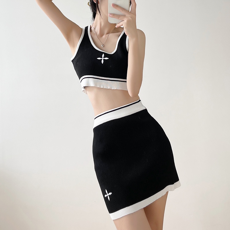 【Elegant】Korean  Ribbed Knitted Sleeveless Crop Top &amp; Skirts Sets 7474