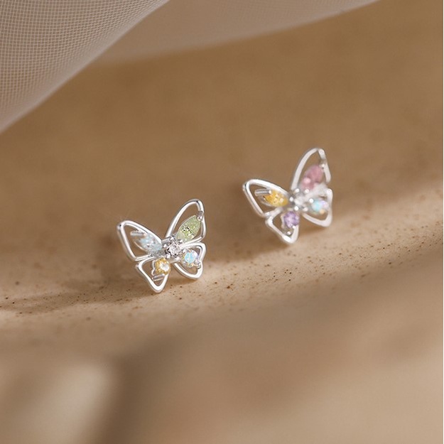 Anting Stud Desain Kupu-Kupu Bahan S925 Silver Gaya Minimalis Untuk Wanita