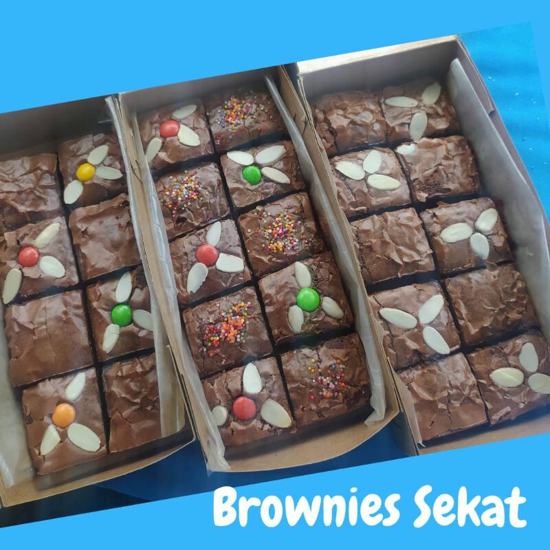 

PROMO!! Brownies Panggang 3Box Rp 100.000,-