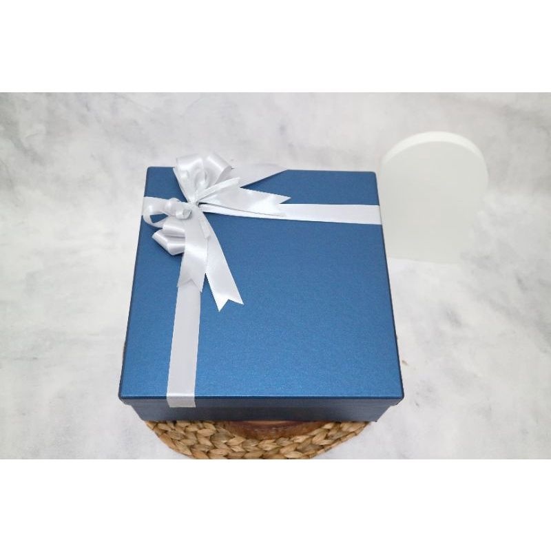 

HAMPERS LEBARAN | GIFT BOX | KOTAK HADIAH 27cm X 27cm X 11cm