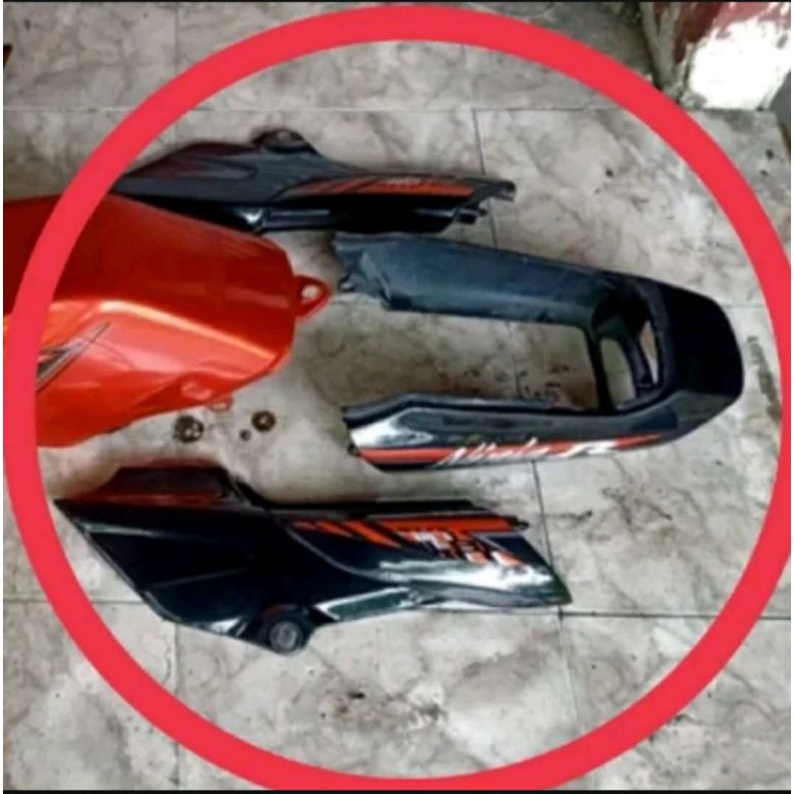 body tengah body belakang kempol tengah belakang ninja r orange original copotan 2014 kondisi sangat