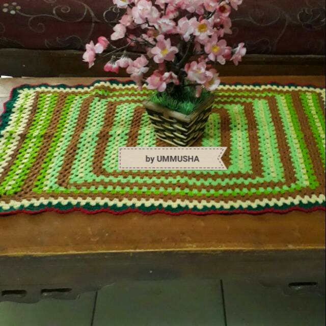 Taplak rajut panjang