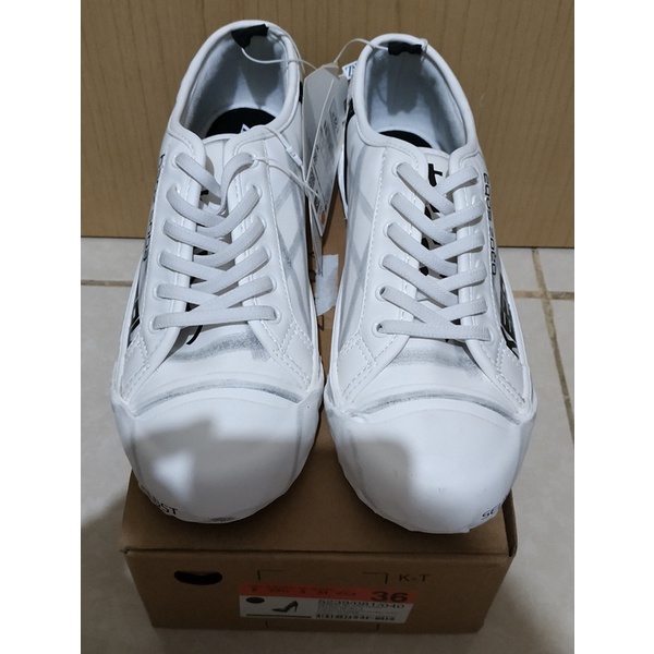 Sepatu Sneakers Pria ZARA Original White Size 38-39