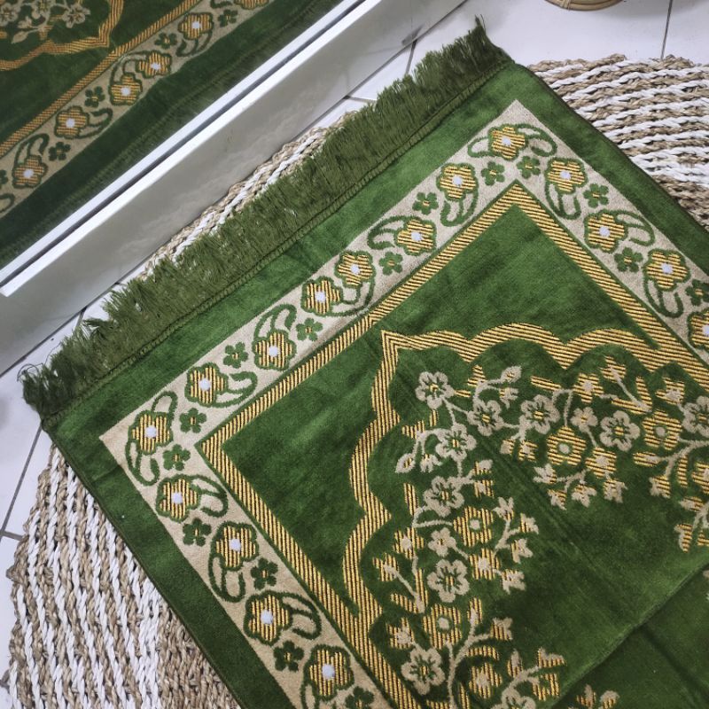 SAJADAH BLUDRU TEBAL MOTIF TIMBUL TERBARU BULU HALUS LEMBUT DAN TEBAL UKURAN JUMBO TERMURAH