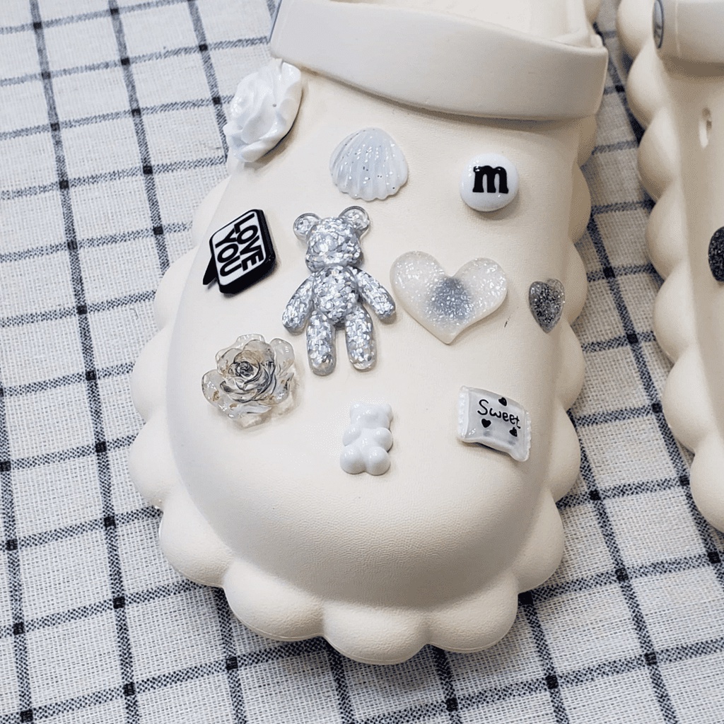 ✨shinyDIY✨Crocs jibbitz: aksesori cantik untuk sepatumu❤️Crocs Jibbitz 19pcs Aksesoris Sepatu Charm Winnie the Pooh-crocs jibbitz / Button crocs / Charm / DIY