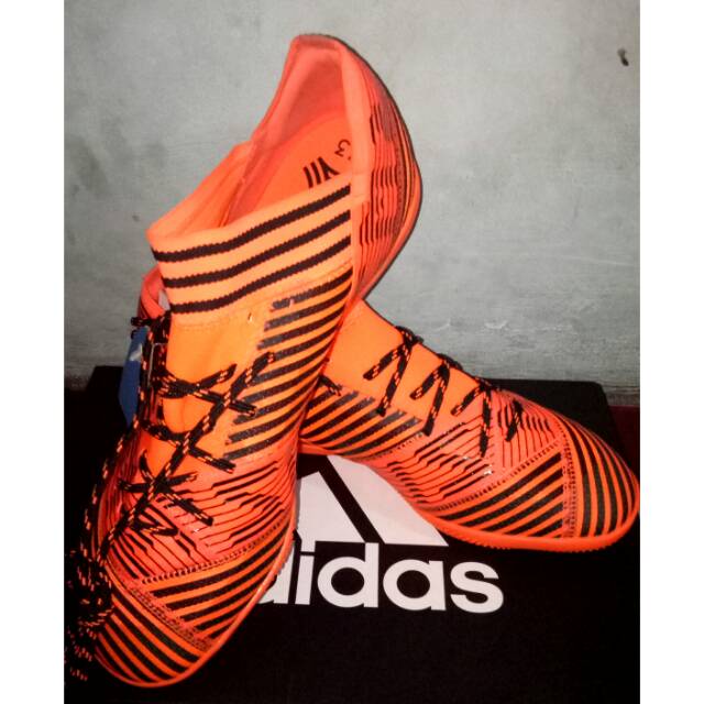 Sepatu Futsal Adidas Nemeziz 17.3