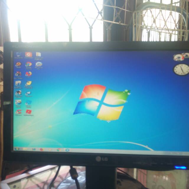 LCD MONITOR  LG FLATRON  W1642S
