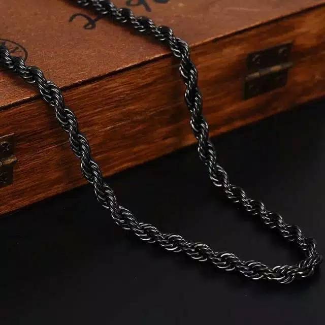 kalung titanium hitam untuk pria