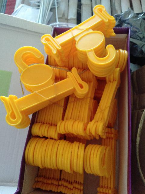 Gantungan Sandal Untuk Display Toko 1206-18 B Isi 100 Pcs - Multi Colour
