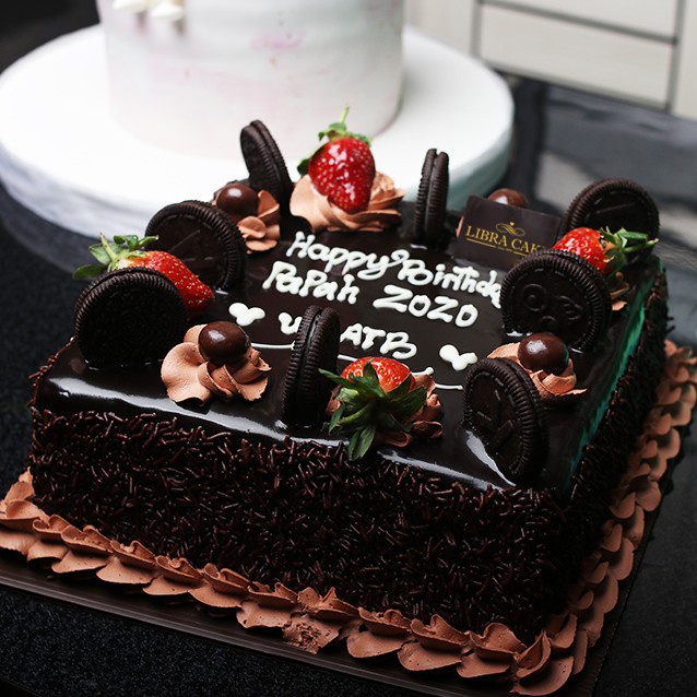 

Kue Ulang Tahun Chocolate Fudge ukuran 20 x 20 cm / Enak & Murah