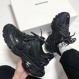 balenciaga track trainer black