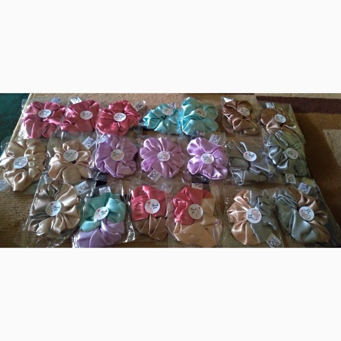 Scrunchies Hijab (Ikat rambut hijab dan Non hijab )Satin size sedang-Murah