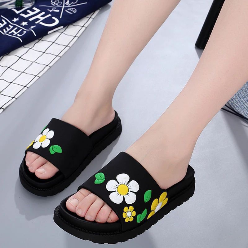 Sandal Selop Wanita Karakter Bunga