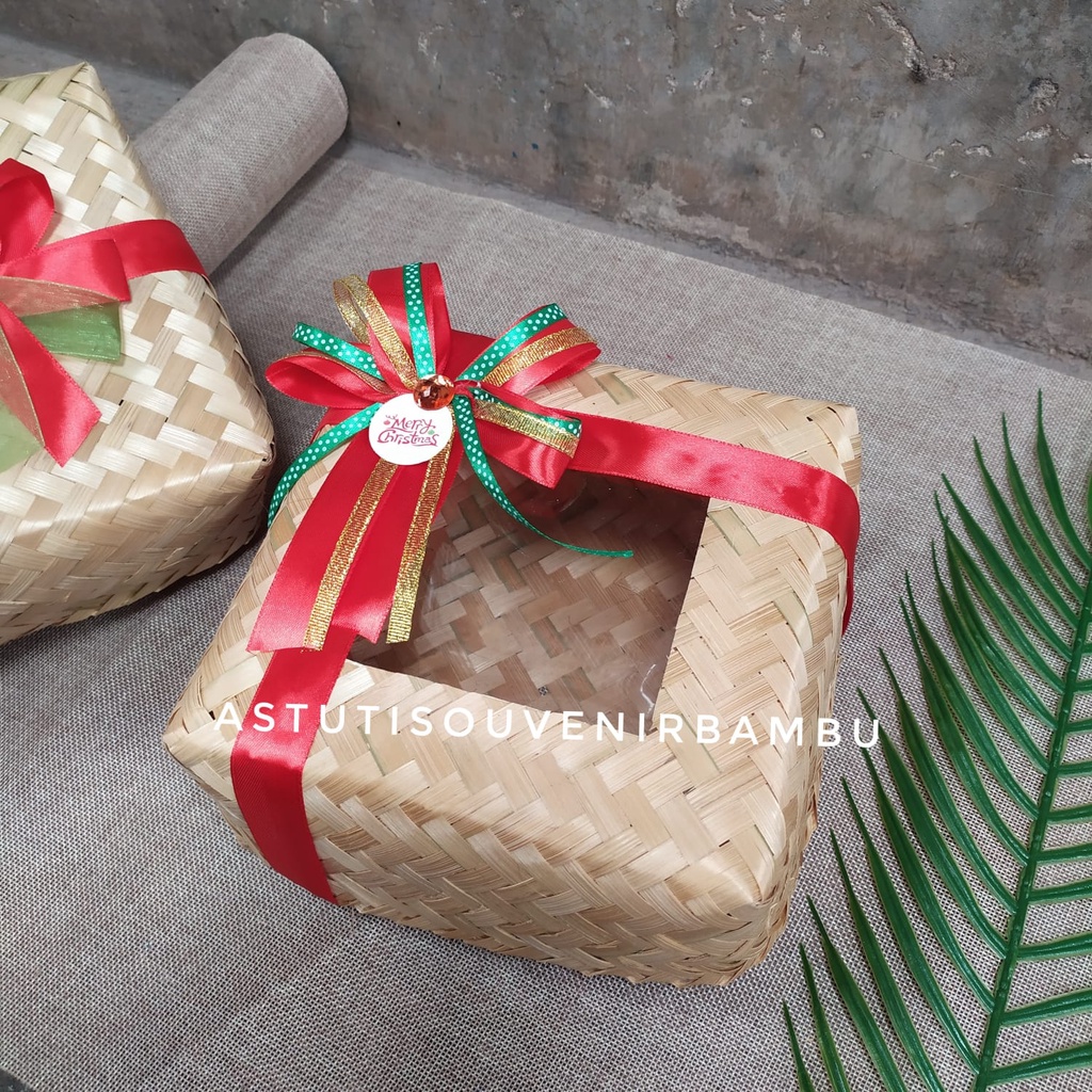 

HAMPERS BESEK MIKA NATURAL FREE PITA NUANSA NATAL besek hampers bingkisan natal besek souvenir packaging cantik