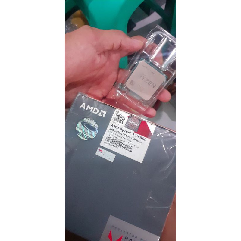 Ryzen 5 2400G with RX Vega 11 Radeon Graphic AM4 AMD Processor