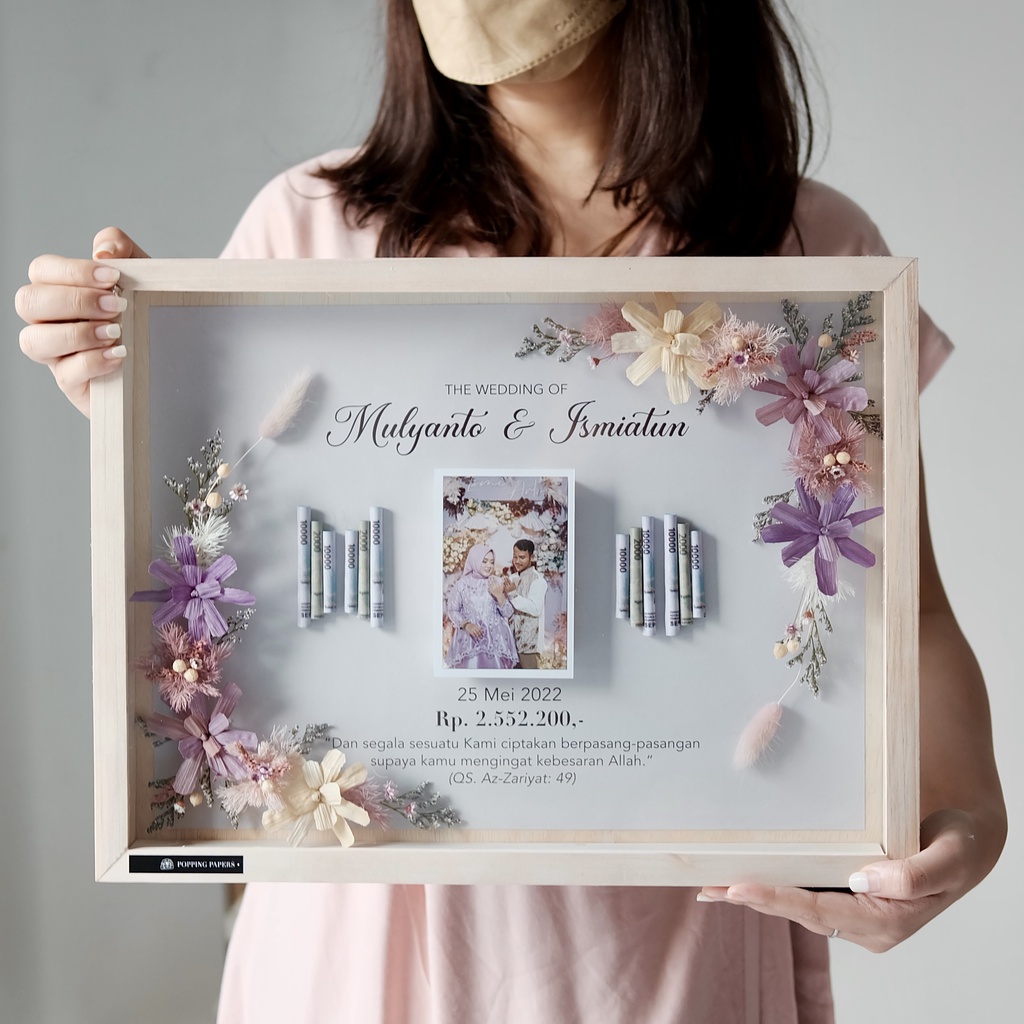 Gold Mahar Frame Akrilik Dried Flower
