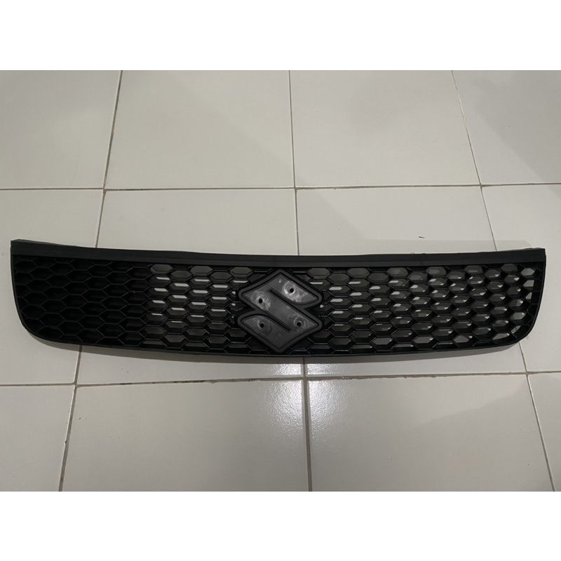grill atas untuk bemper depan suzuki swift GT2 original tahun 2006 - 2012