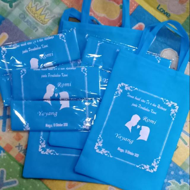 

Tas souvenir 20x25+packing CUSTOM SABLON / TAS PERNIKAHAN / TAS HAJATAN