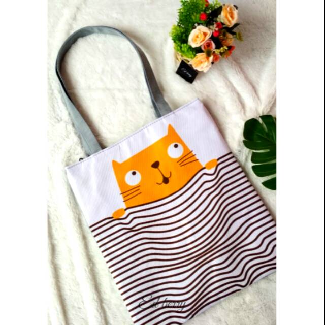 Totebag kanvas/ totebag murah / tas kuliah / tas kanvas