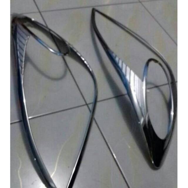 Garnish depan avanza lama