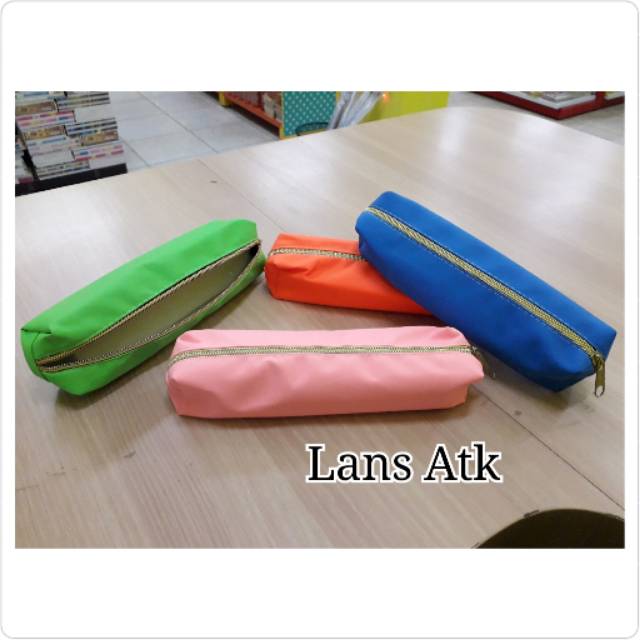 

Kotak Pensil Warna LS-7