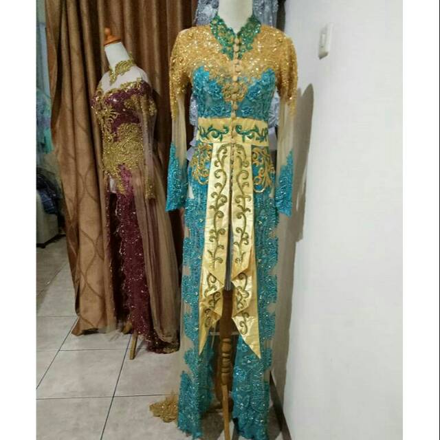 Kebaya hijau tosca