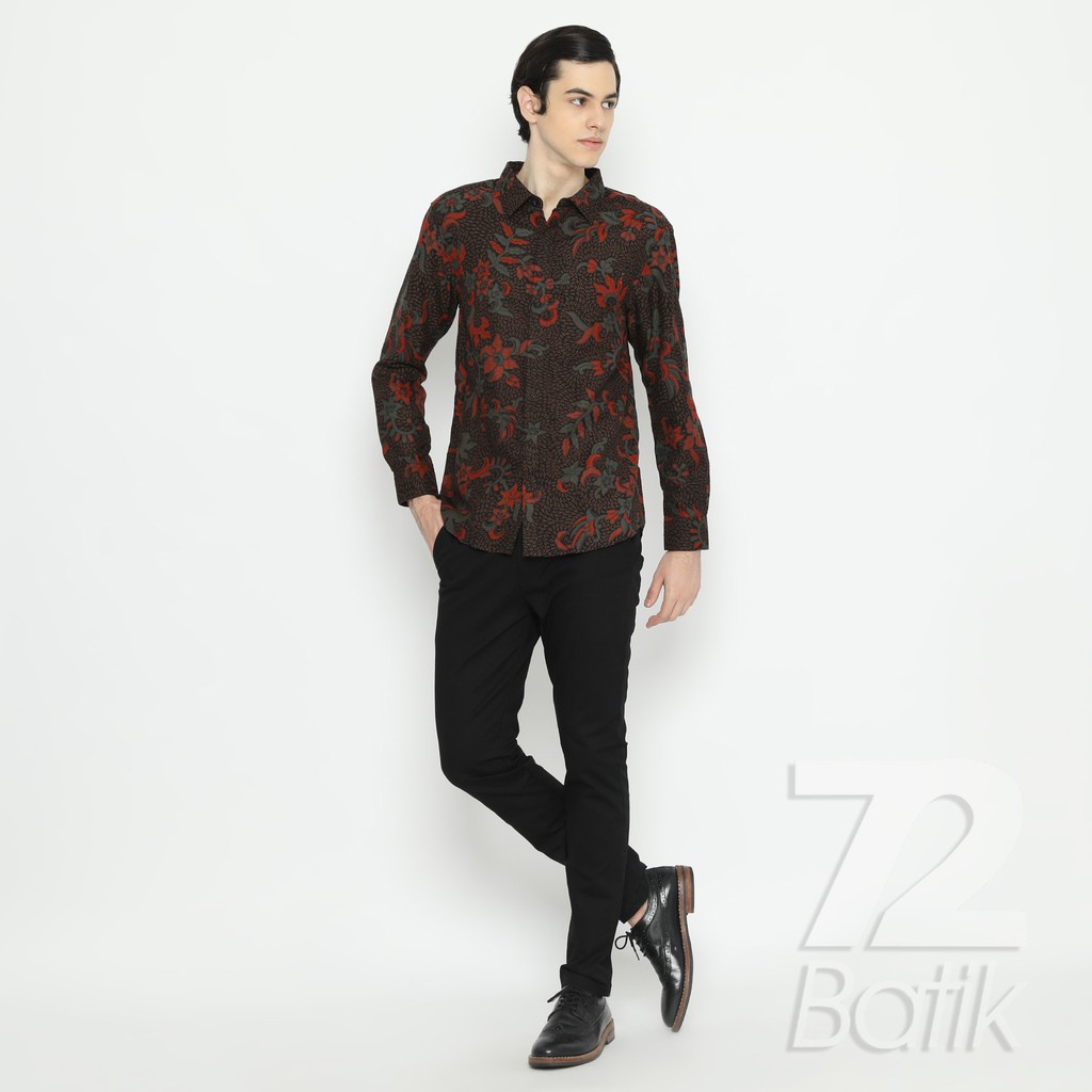 BAJU BATIK COUPLE  Kemeja Rok Lilit Instan Batik Pria Lengan Panjang Slimfit Premium Dobby Hitam Merah 721536 Cap 72 - Baju Kemeja Atasan Pakaian Batik Couple Cople Pria Cowok Laki Laki Remaja Keluarga Lengan Panjang Modern Slimfit Premium Kekinian