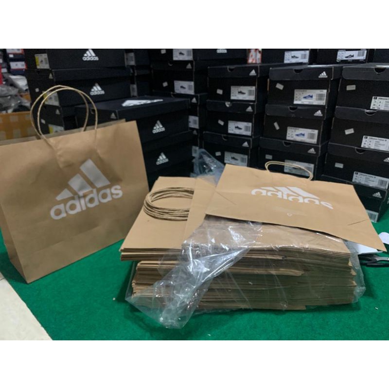 

Paperbag Adidas Exclusive 100 % Original Store