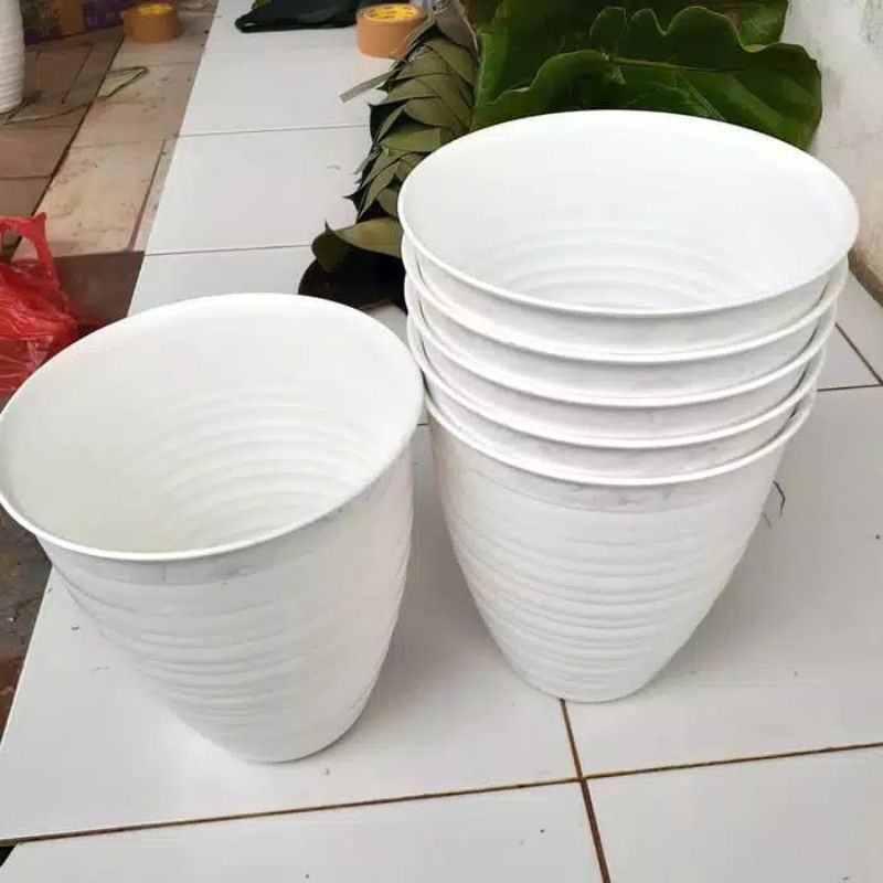 PROMO Pot Bunga ukuran 30cm/Pot Tawon Putih ukuran 30cm + tatakan