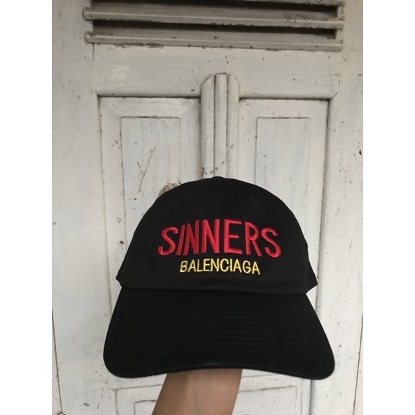 Topi Balenciaga Sinner Second