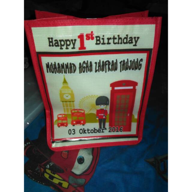 

Tas souvenir ulang tahun