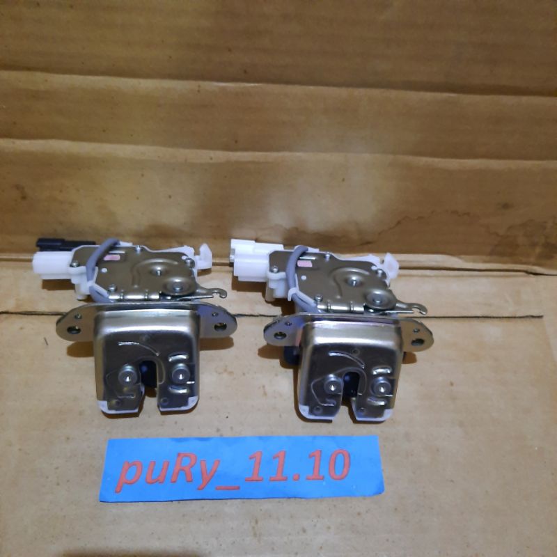 DOOR LOCK DOORLOCK DORLOCK PINTU BELAKANG BAGASI BEGASI DAIHATSU SIGRA TOYOTA CALYA ORIGINAL